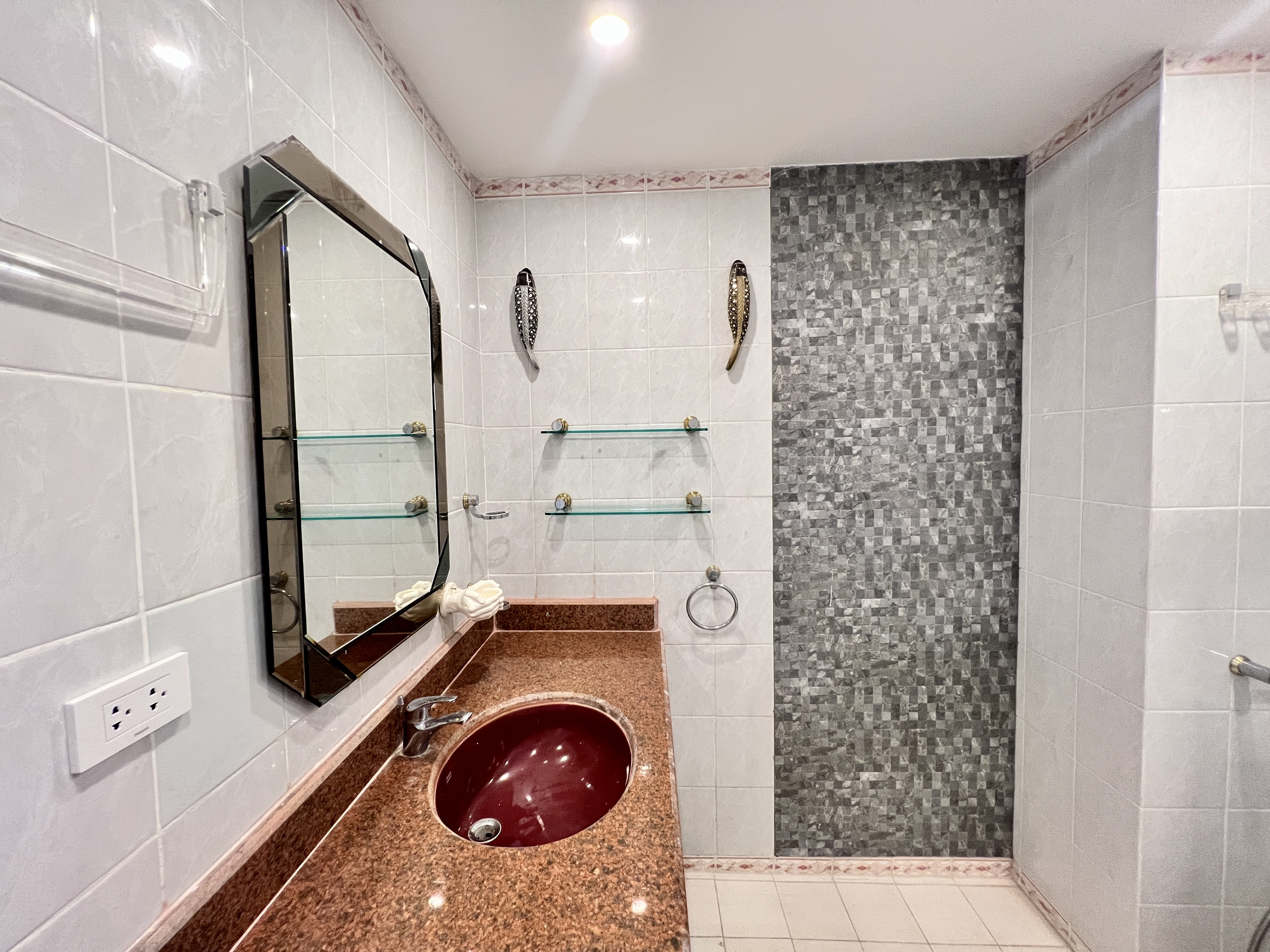 View Talay 1/F8 1 BEDROOM · 2 BATH · 95 SQ M · 2 BALCONIES · SEA & CITY VIEWS 21