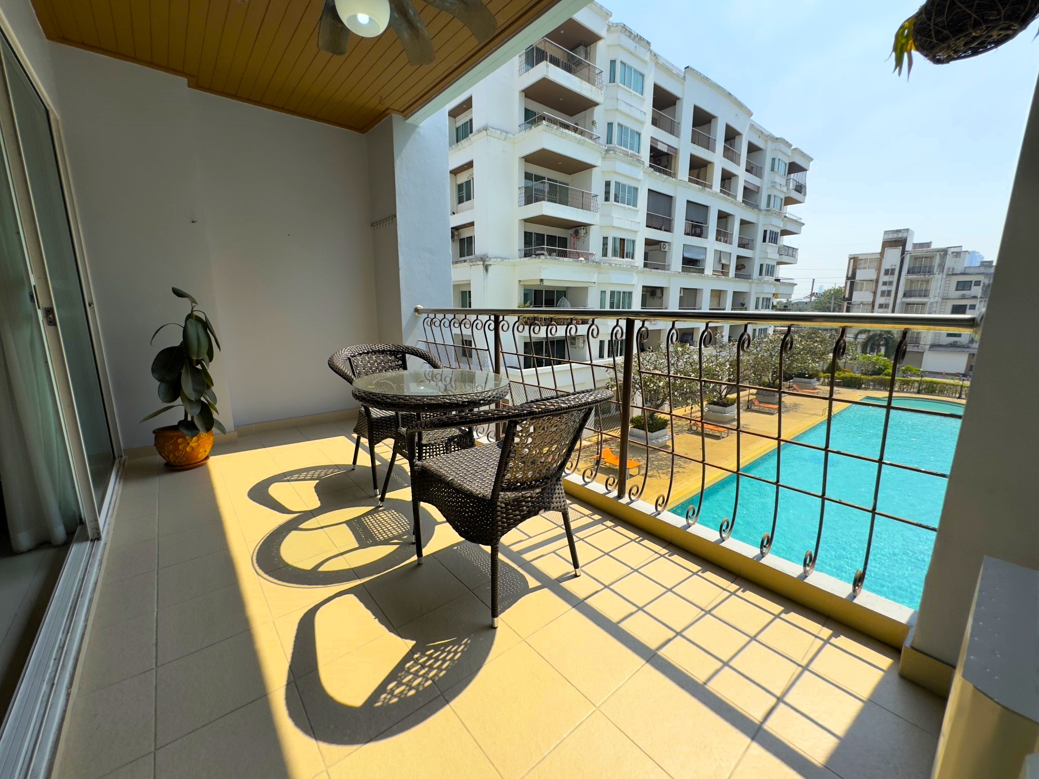 TW Platinum Suites/F3 1 BED · 1 BATH · 52 SQ M · 1 BALCONY · POOL VIEW 23