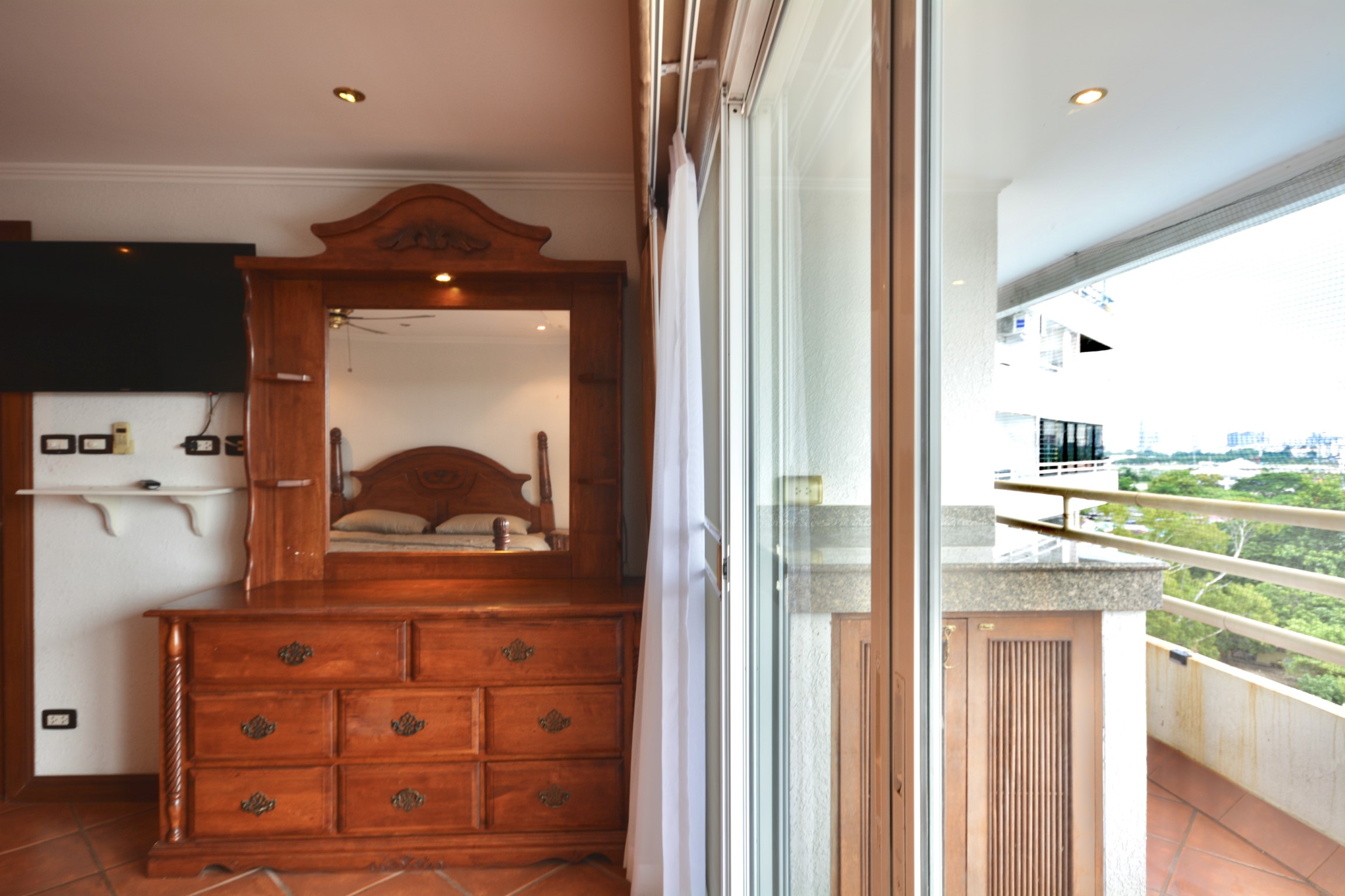 Angket/F7 1 BED · 2 BATH · 108 SQ M · 1 BALCONY · POOL VIEW 20