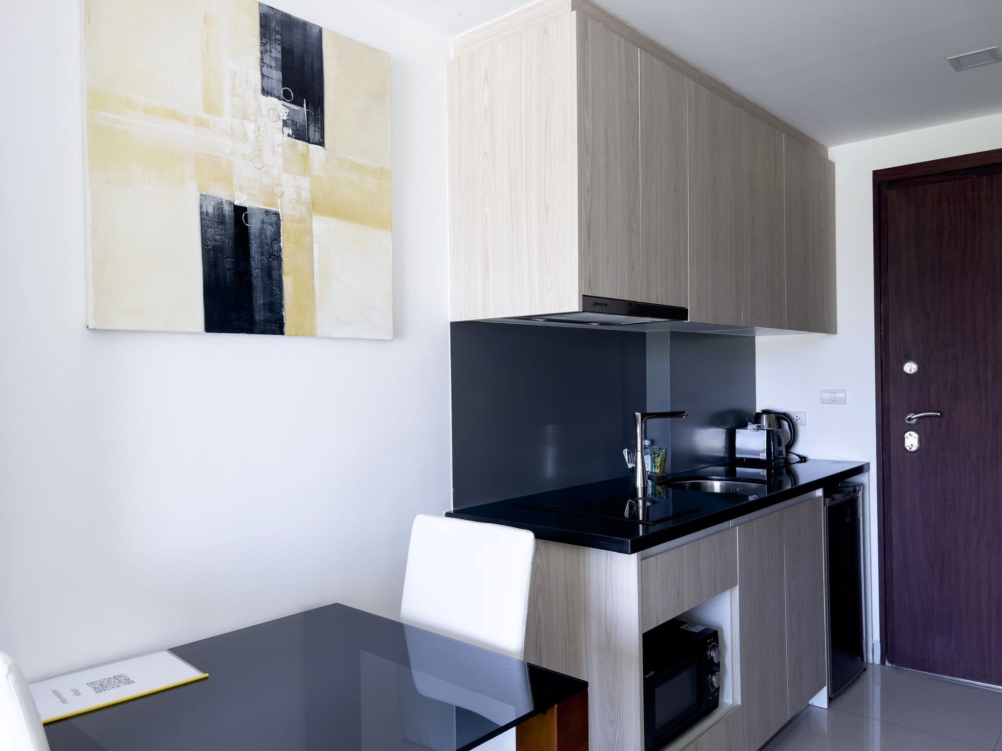 Laguna Beach Resort 3/F8 STUDIO · 1 BATH · 25 SQ M · 1 BALCONY 3