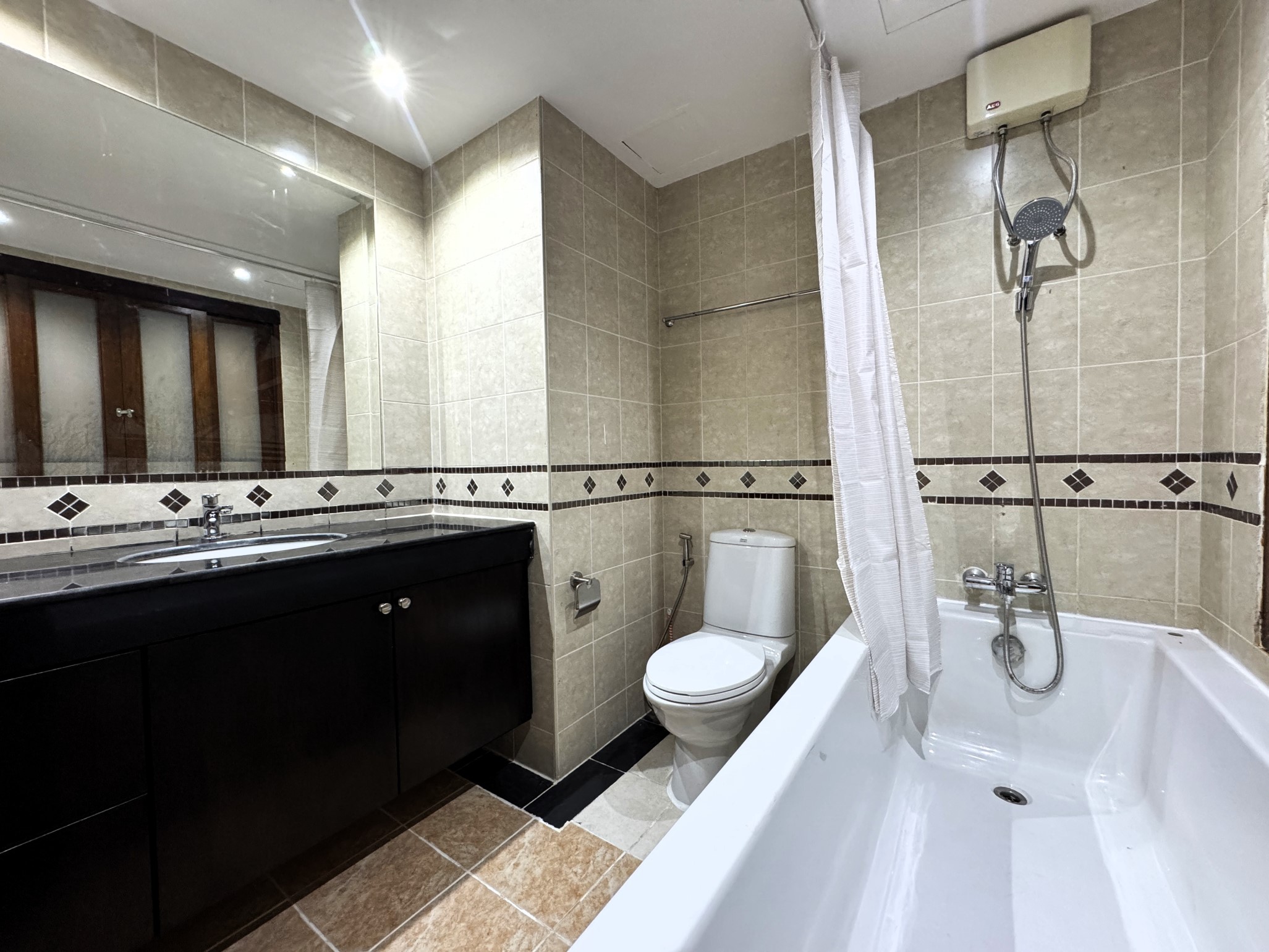 Royal Hill Resort/F1 LARGE CORNER CONDO · 2 BED · 2 BATH · 139 SQM · 3 LARGE BALCONIES · GARDEN VIEW 18
