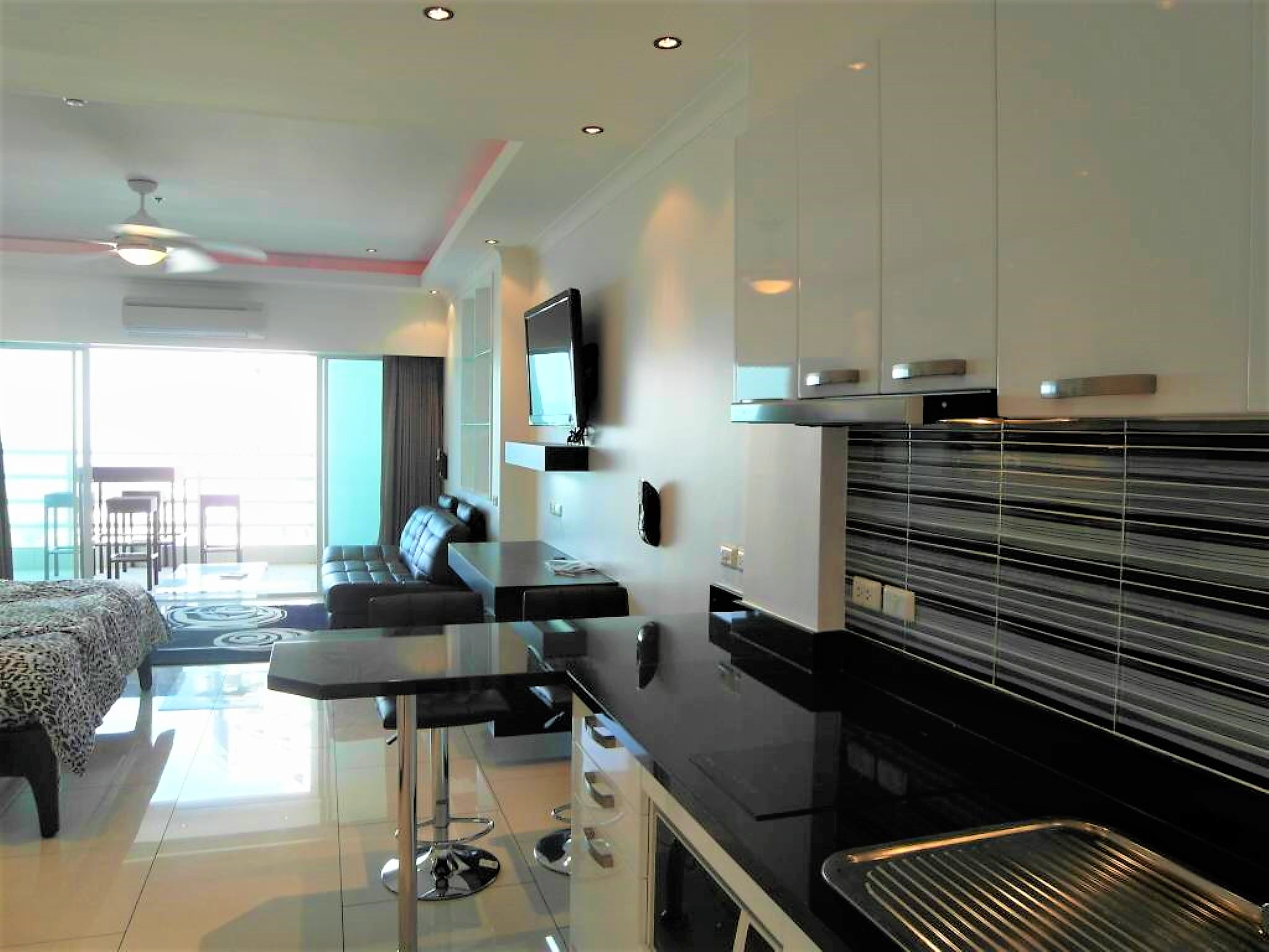 View Talay 8/F25 LARGE LUXURY STUDIO · 1 BATH · 48 SQ M · 1 BALCONY · FANTASTIC SEA VIEW 5
