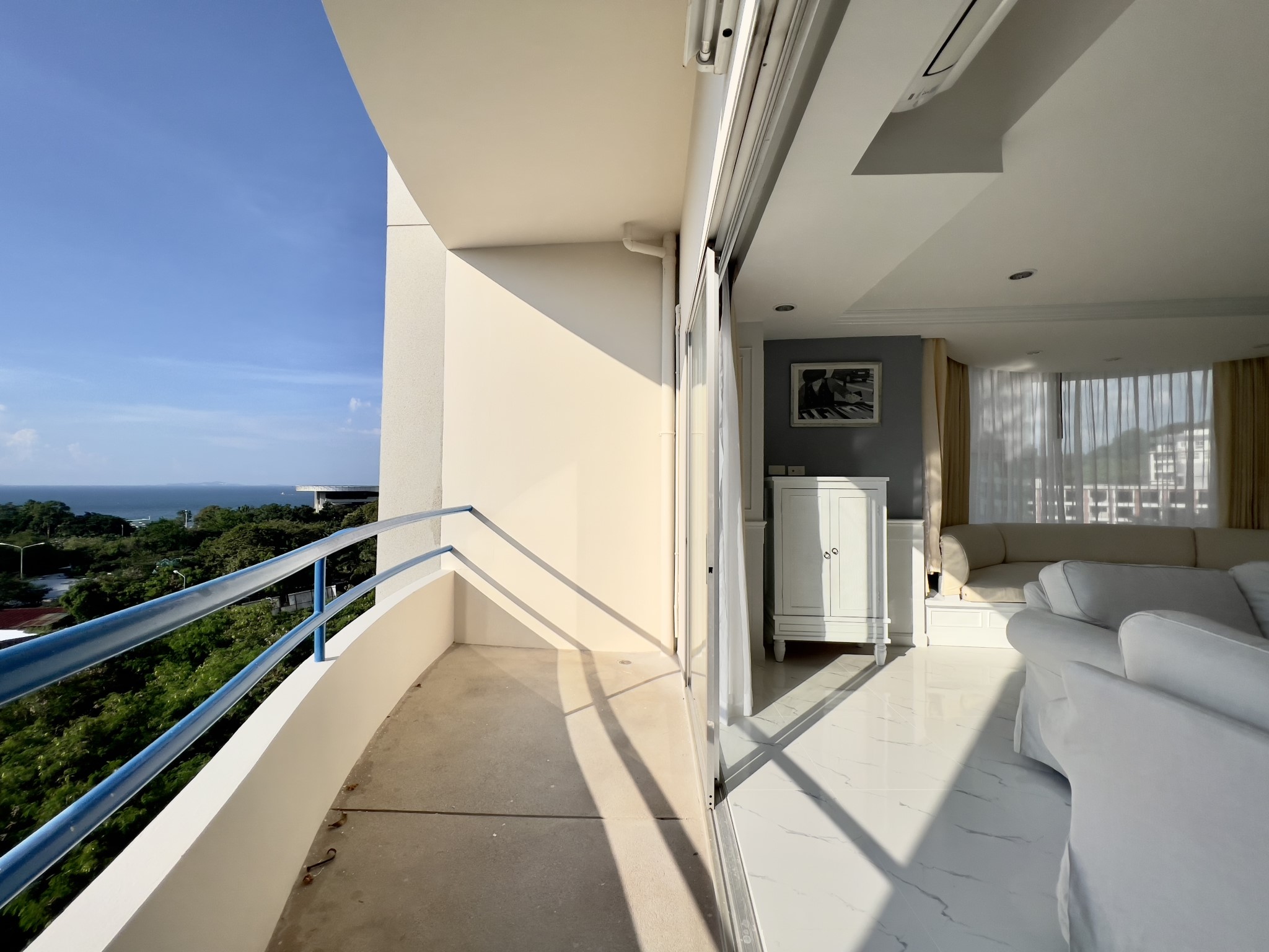 Peak Condo/F5 1 BED · 2 BATH · 105 SQ M · 1 BALCONY · CORNER CONDO · SEA VIEW 37