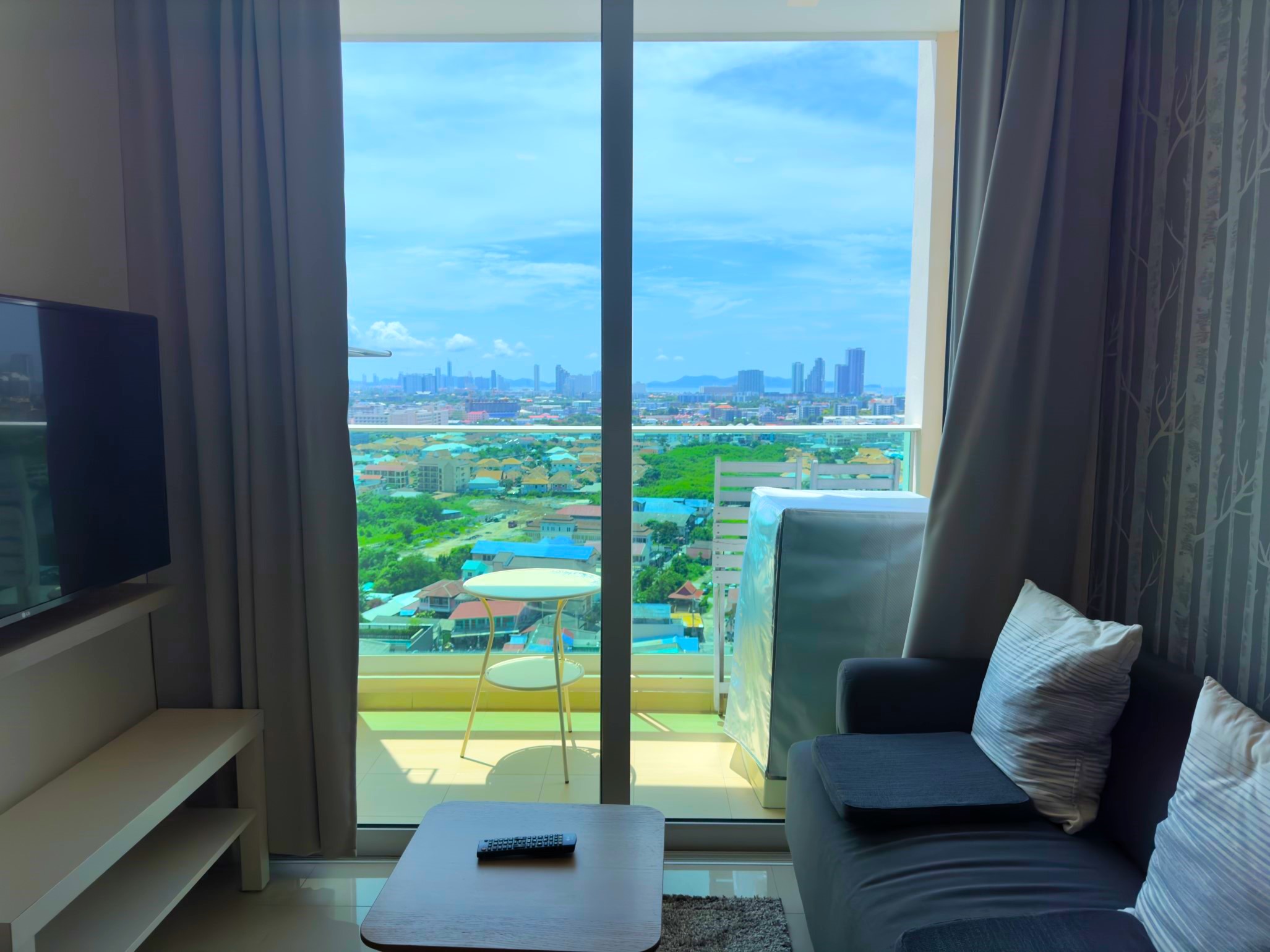 City Garden Tower/F19 1 BED · 1 BATH · 35 SQ M · SEA VIEW 8