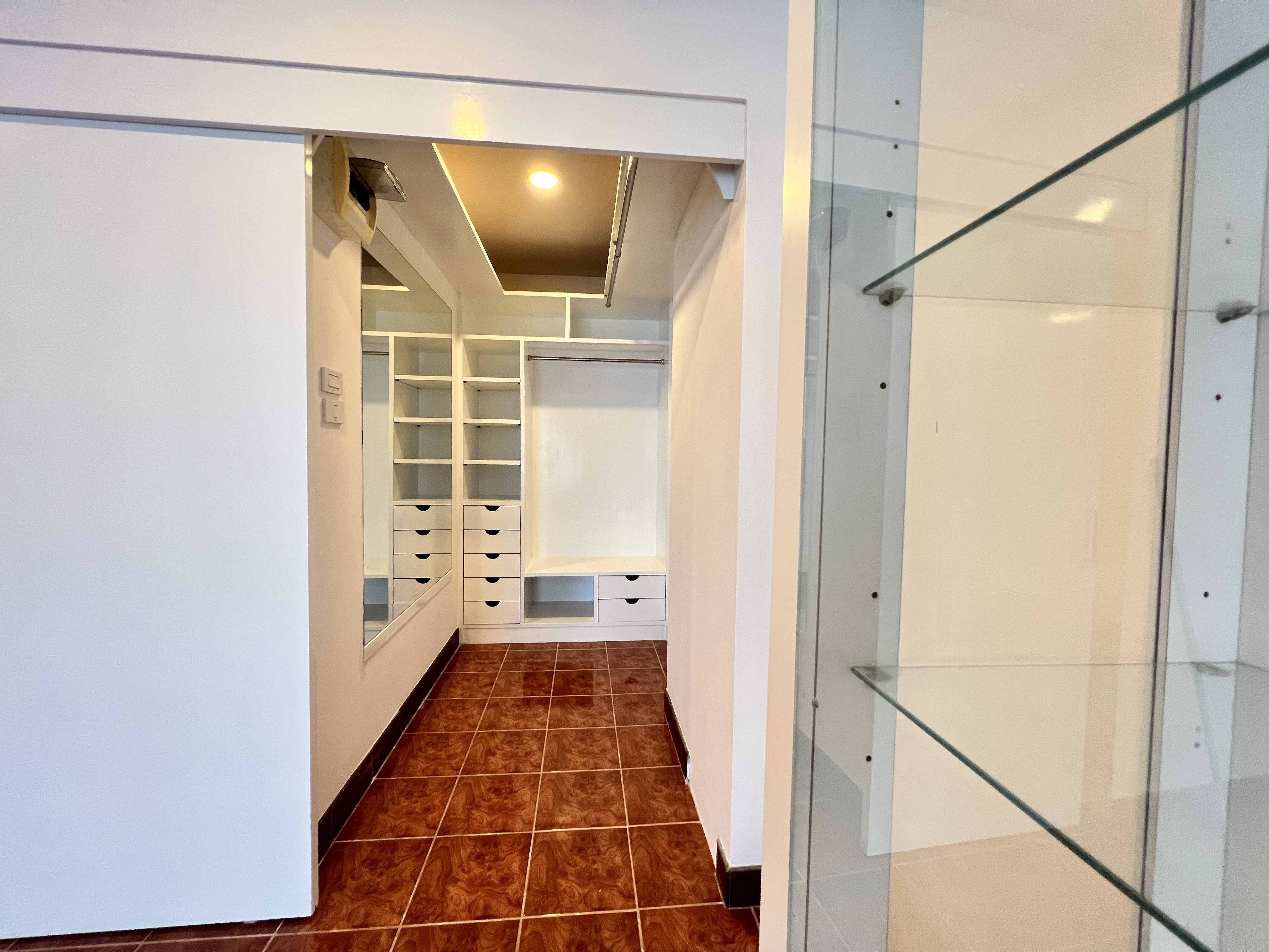 View Talay 1/F8 1 BEDROOM · 2 BATH · 95 SQ M · 2 BALCONIES · SEA & CITY VIEWS 20