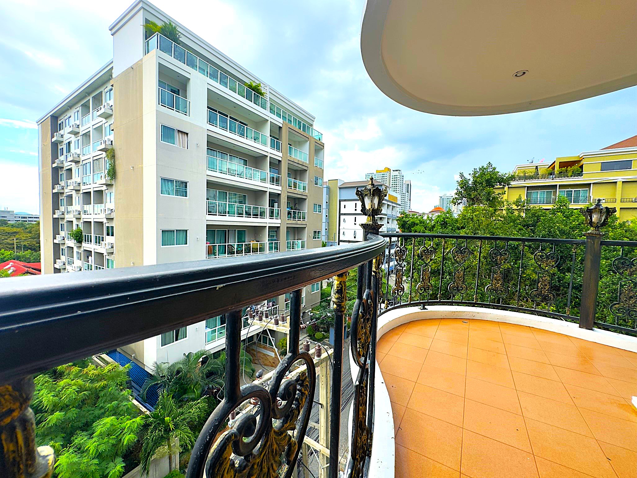 Siam Oriental Twins/F4 1 BED · 2 BATH · 82 SQ M · 2 BALCONIES · SEA VIEW 25