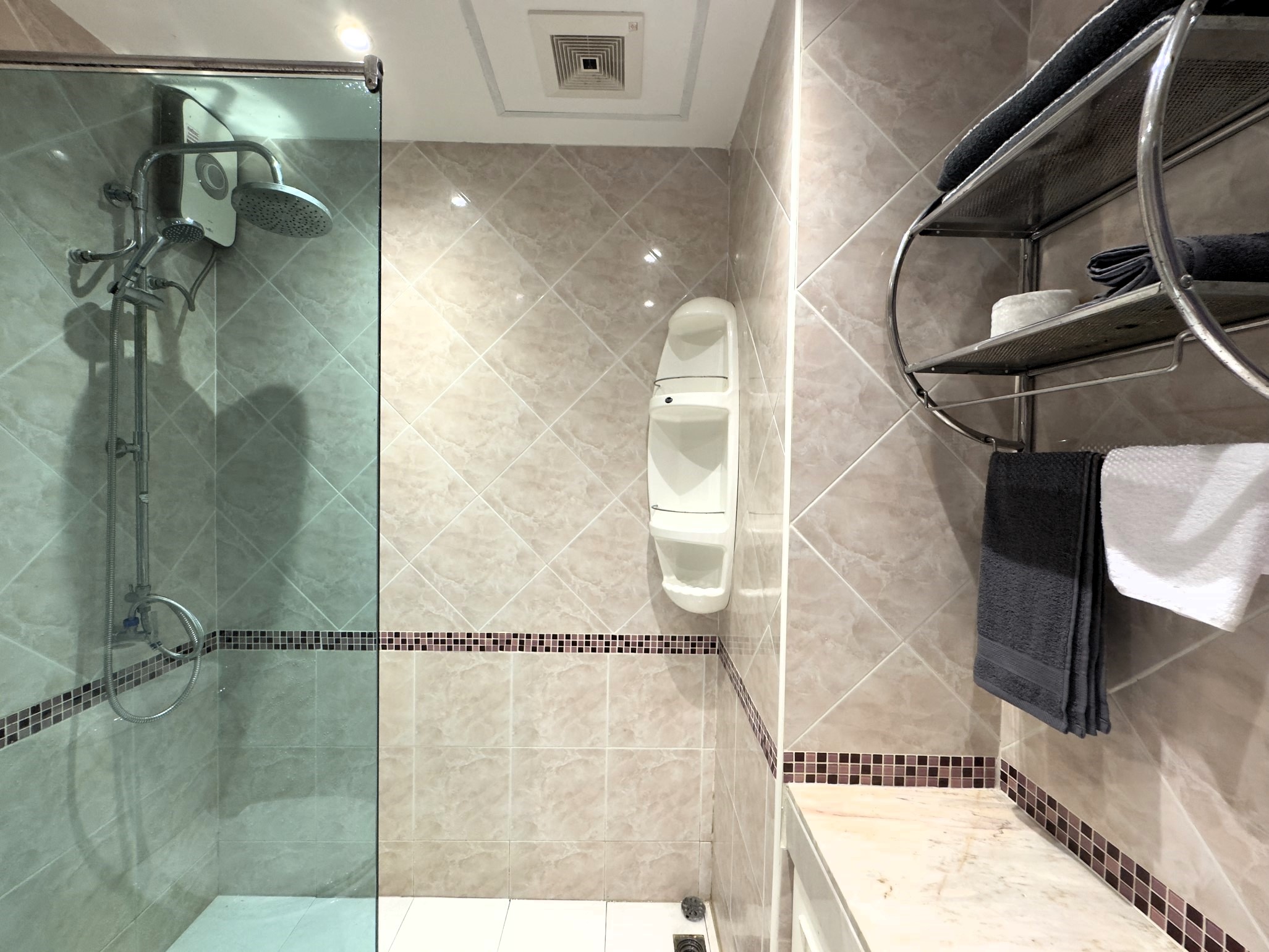 Baan Suan Lalana/TC/F1 STUDIO · 1 BATH · 42 SQ M · 1 BALCONY 9
