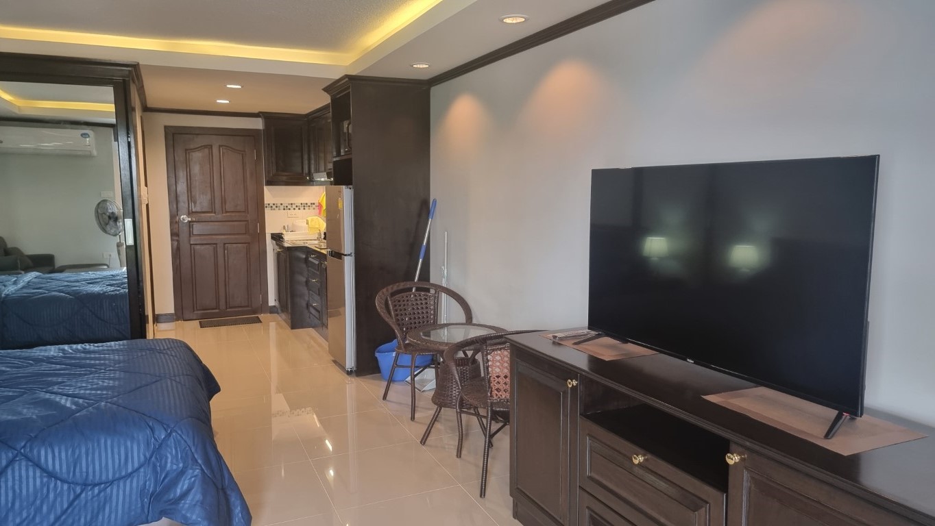 Angket/F3 STUDIO · 1 BATH · 37 SQM · 1 BALCONY · POOL VIEW 10