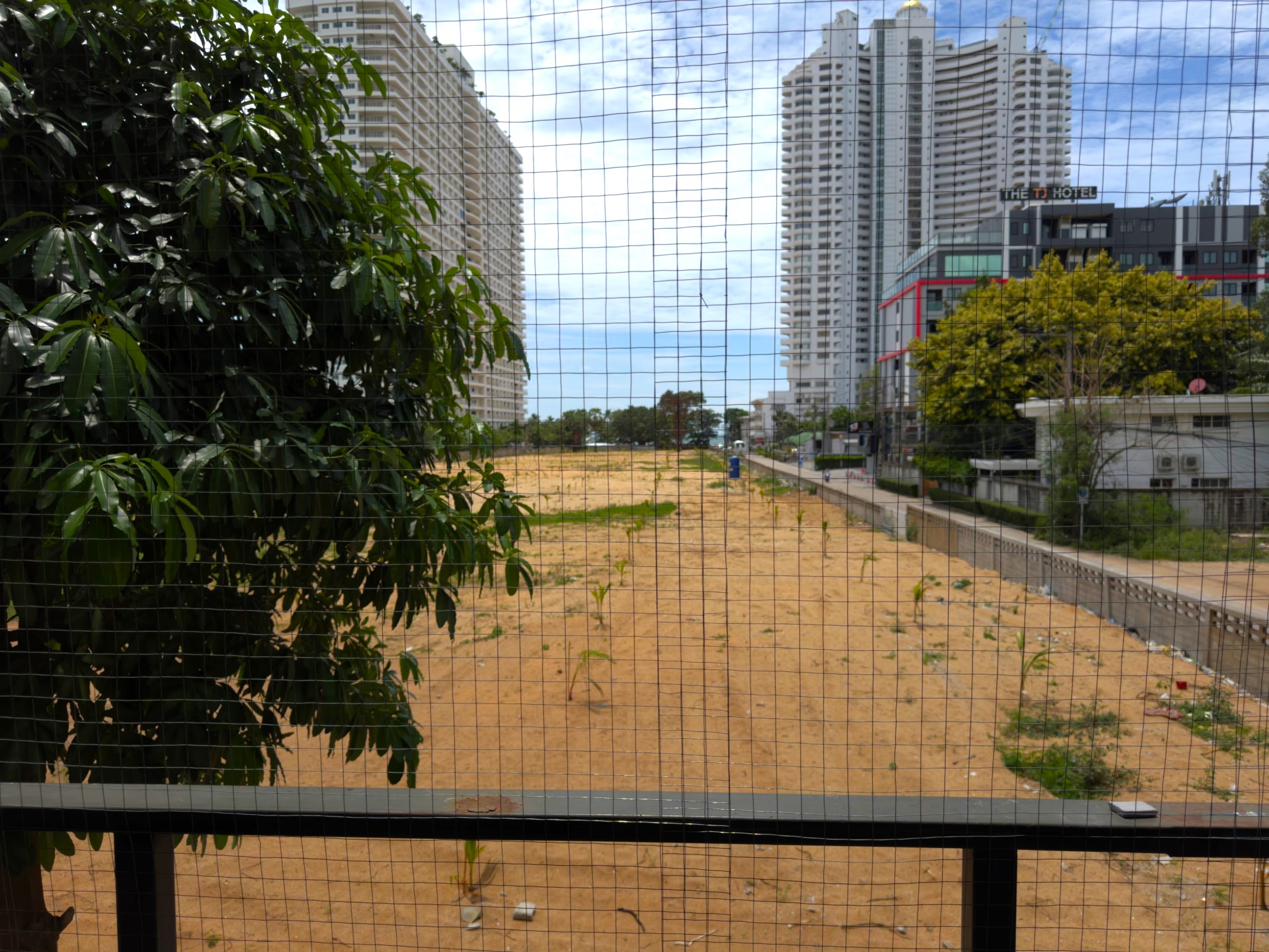 Beach Mountain 6/F2 STUDIO · 1 BATH · 31 SQ M · 1 BALCONY 8