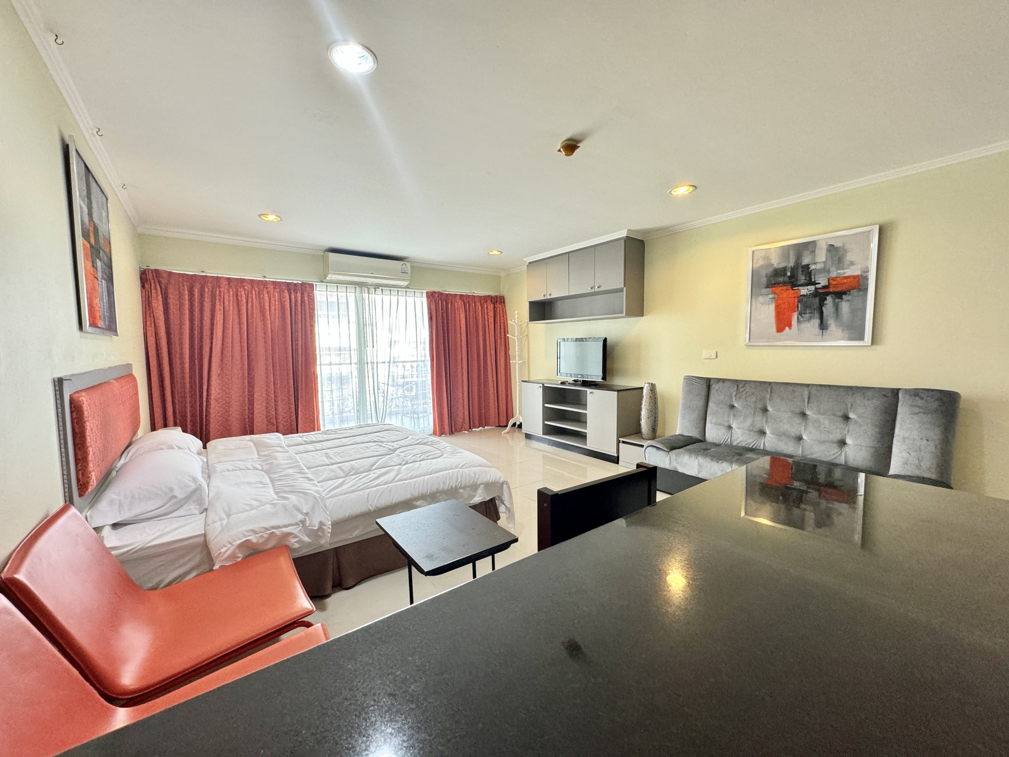 TW Platinum Suites/F3 STUDIO · 1 BATH · 50 SQ M · 1 BALCONY · POOL VIEW 12