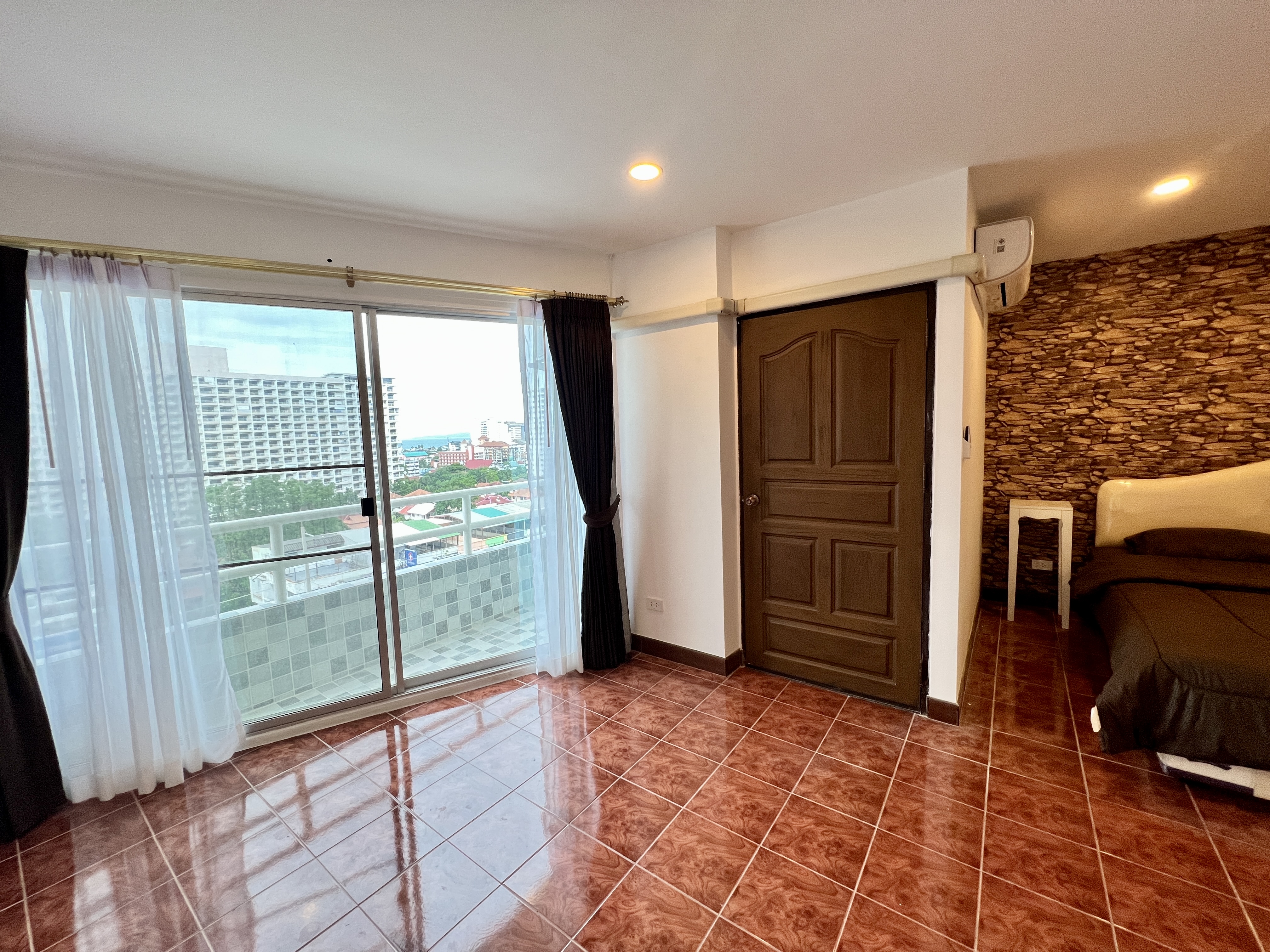View Talay 1/F8 1 BEDROOM · 2 BATH · 95 SQ M · 2 BALCONIES · SEA & CITY VIEWS 19