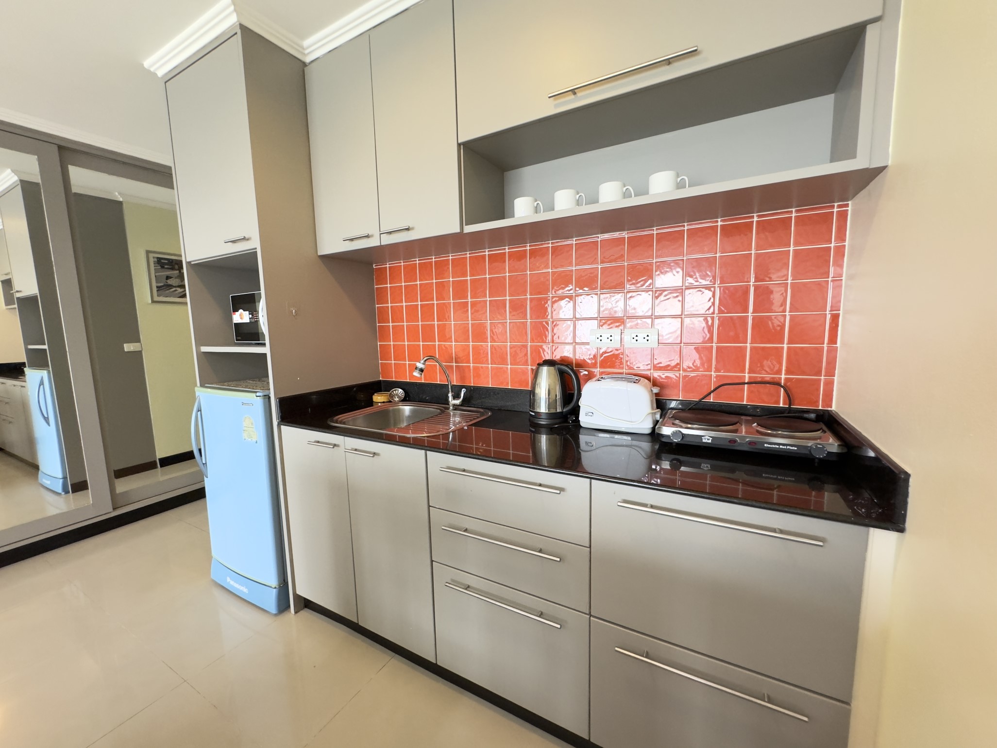 TW Platinum Suites/F3 STUDIO · 1 BATH · 50 SQ M · 1 BALCONY · POOL VIEW 4