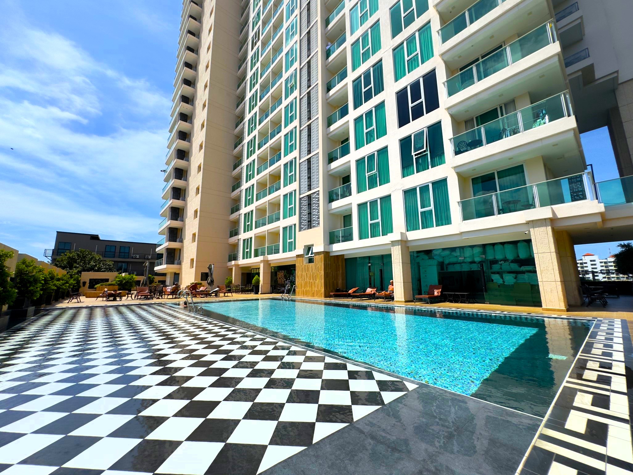 City Garden Tower/F19 1 BED · 1 BATH · 35 SQ M · SEA VIEW 41