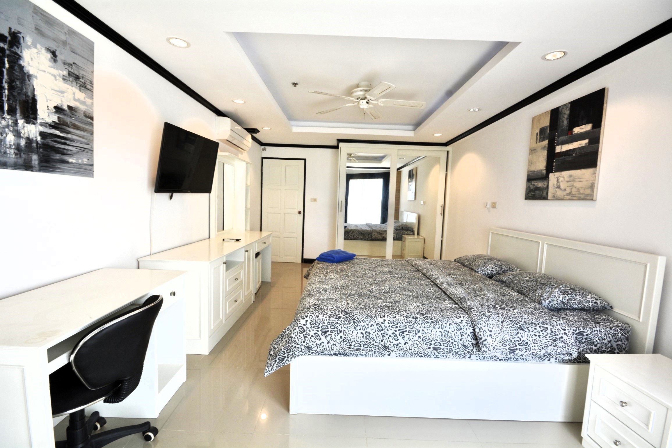 Jomtien Beach Condominium/A3/F12 CORNER APARTMENT · 2 BED · 1 BATH · 75 SQ M · 3 BALCONIES 20