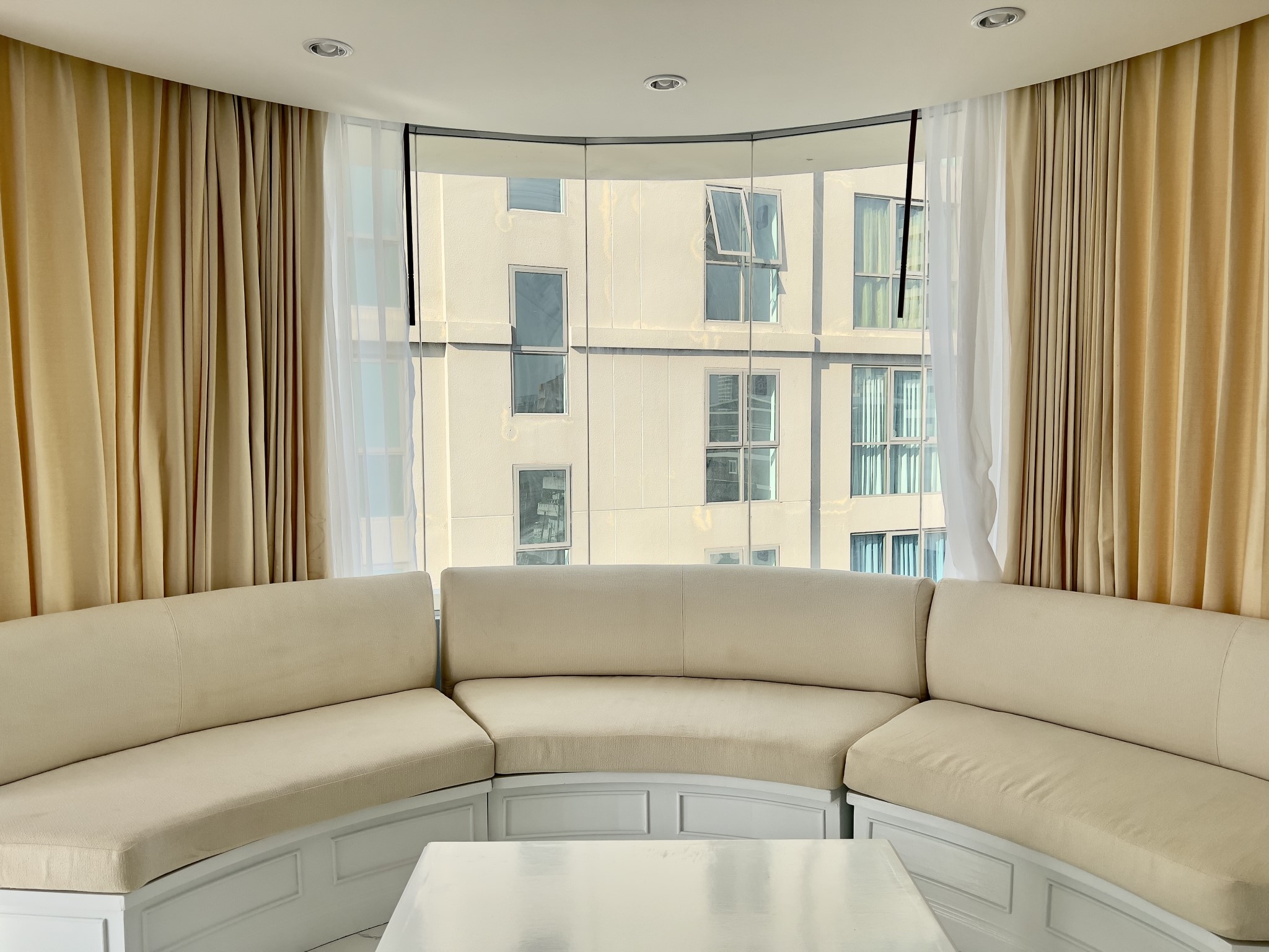 Peak Condo/F5 1 BED · 2 BATH · 105 SQ M · 1 BALCONY · CORNER CONDO · SEA VIEW 21
