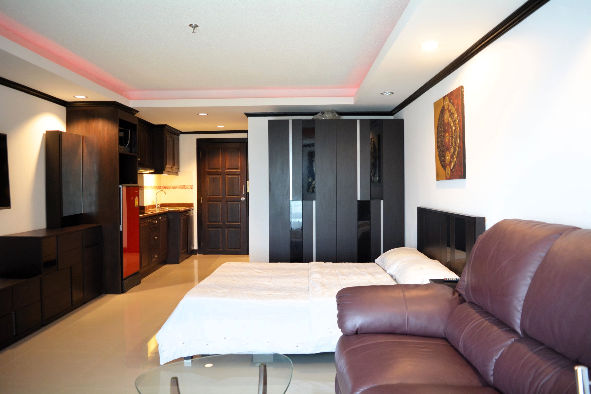 Angket/F14 STUDIO · 1 BATH · 37 SQ M · 1 BALCONY 12