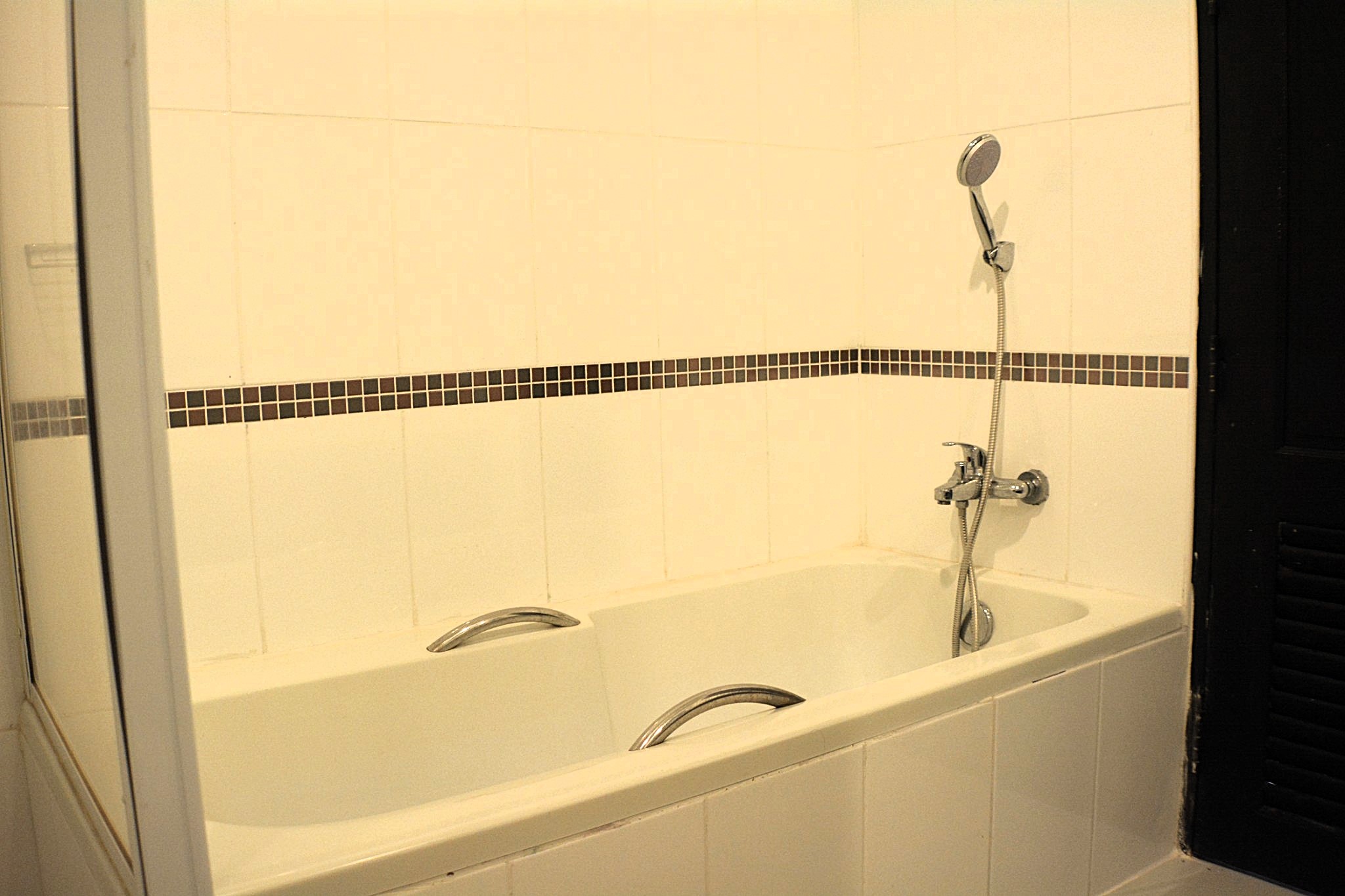 TW Platinum Suites/F6 LARGE STUDIO · 1 BATH · 49 SQ M · 1 BALCONY 9