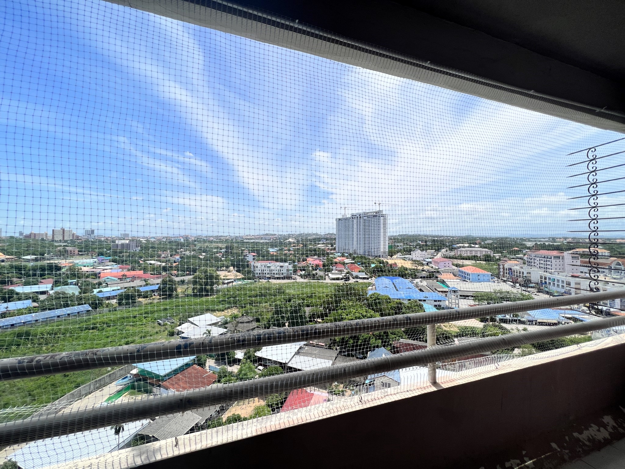 Angket/F14 STUDIO · 1 BATH · 37 SQ M · 1 BALCONY 13