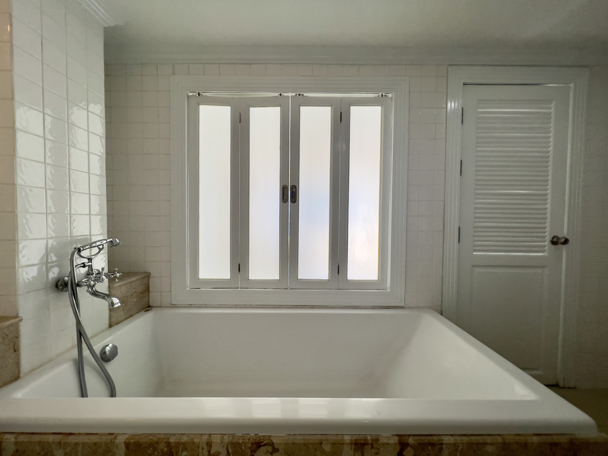 Peak Condo/F5 1 BED · 2 BATH · 105 SQ M · 1 BALCONY · CORNER CONDO · SEA VIEW 18