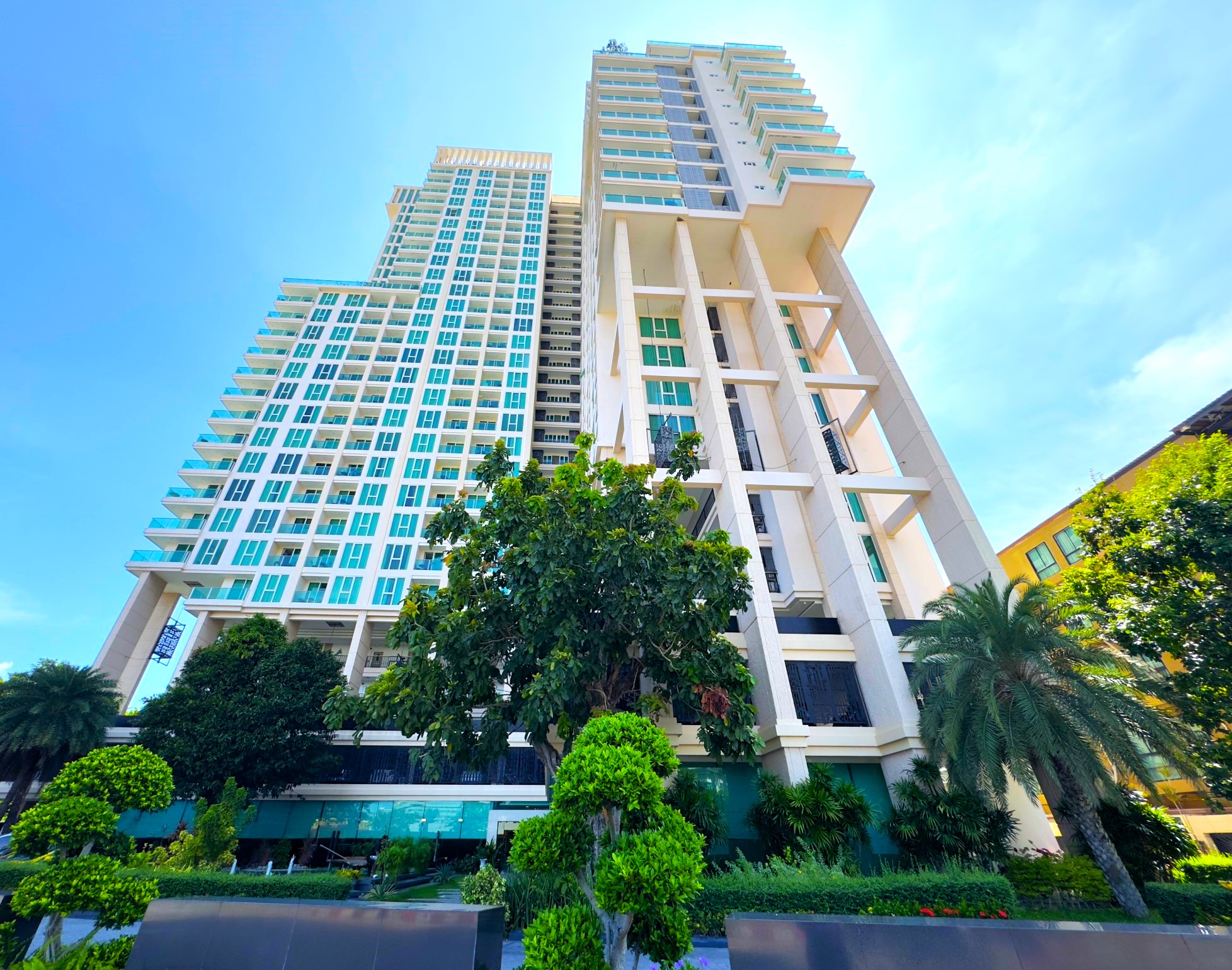 City Garden Tower/F19 1 BED · 1 BATH · 35 SQ M · SEA VIEW 23