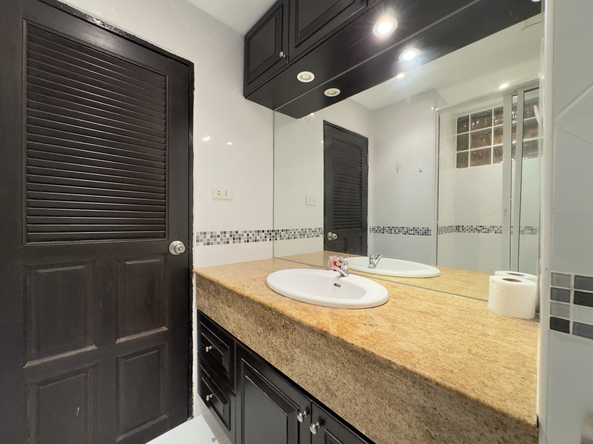 View Talay 1//F2 LARGE STUDIO · 1 BATH · 37 SQ M · 1 BALCONY 13