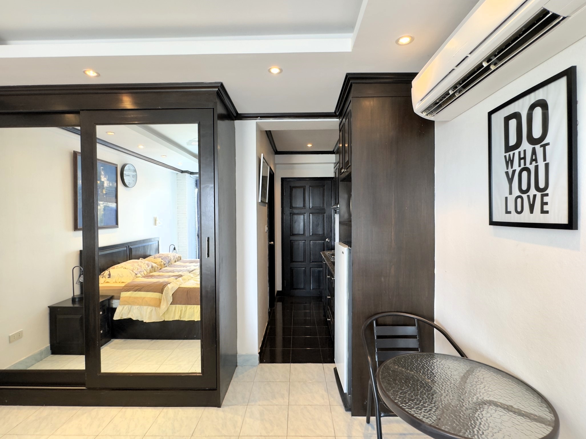 Jomtien Beach Condominium/A1/F8 STUDIO · 1 BATH · 30 SQ M · 1 BALCONY · POOL VIEW 13
