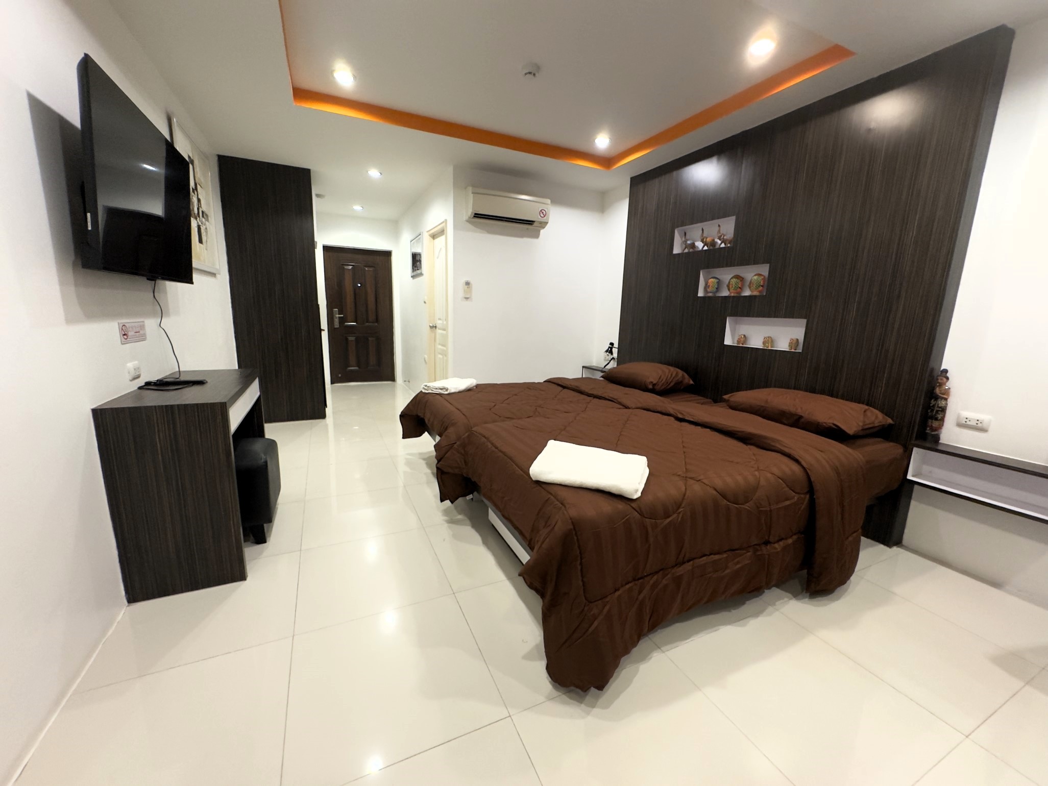 NORDIC Suites 3/F2 STUDIO · 1 BATH · 42 SQ M · 1 BALCONY · POOL VIEW 13