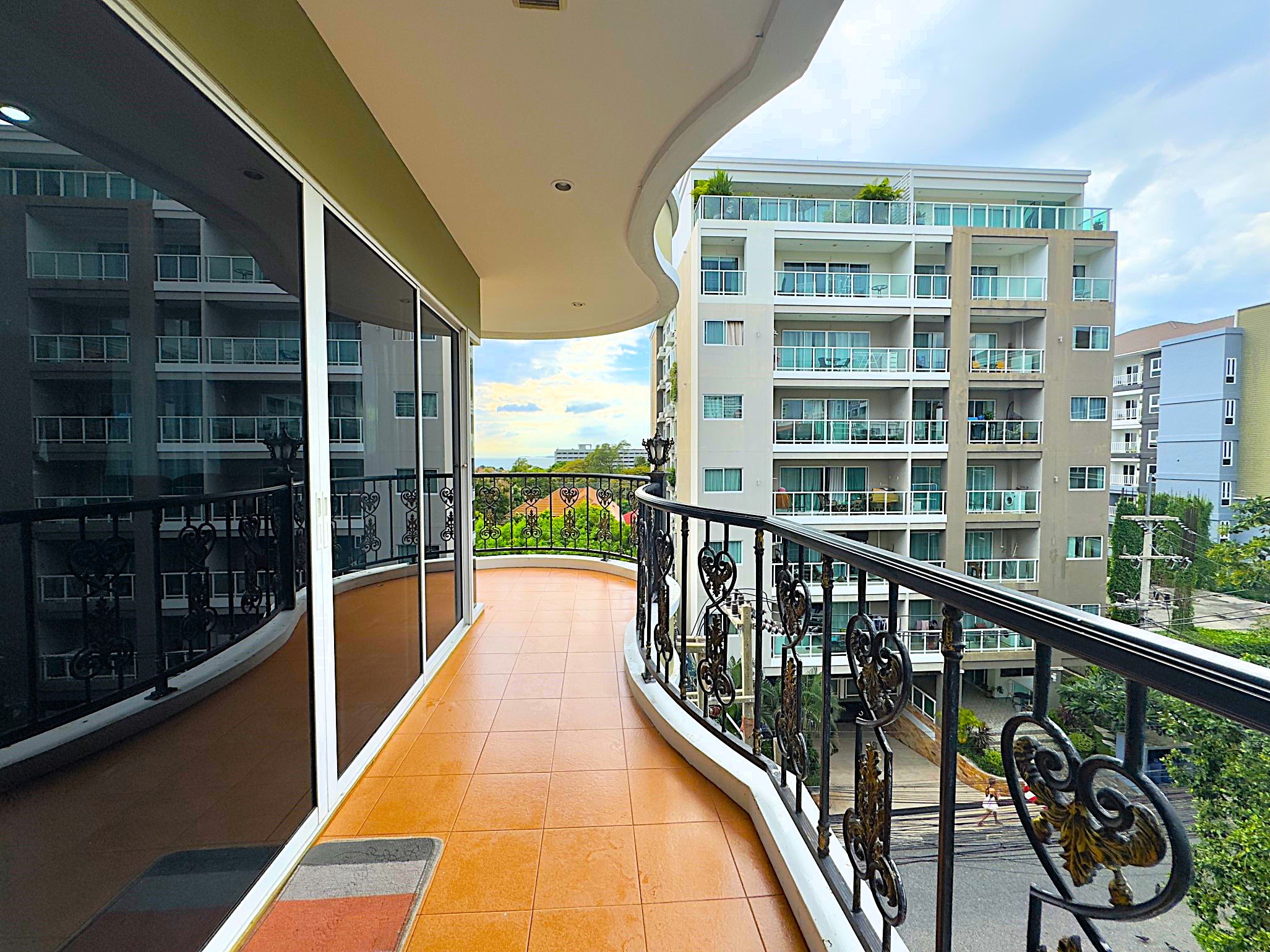Siam Oriental Twins/F4 1 BED · 2 BATH · 82 SQ M · 2 BALCONIES · SEA VIEW 24