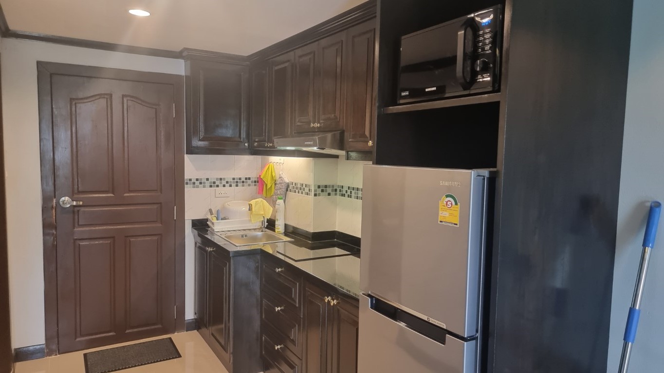 Angket/F3 STUDIO · 1 BATH · 37 SQM · 1 BALCONY · POOL VIEW 13
