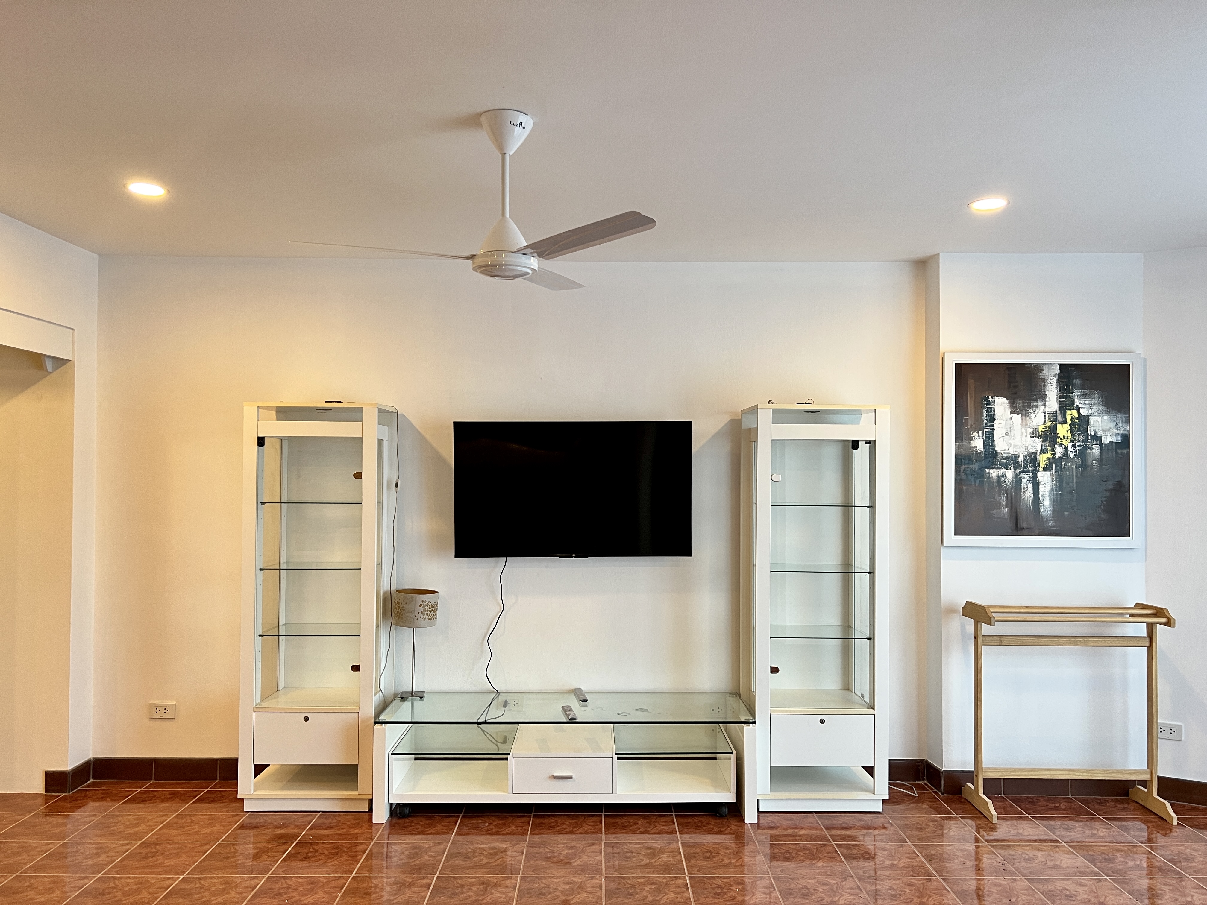 View Talay 1/F8 1 BEDROOM · 2 BATH · 95 SQ M · 2 BALCONIES · SEA & CITY VIEWS 18