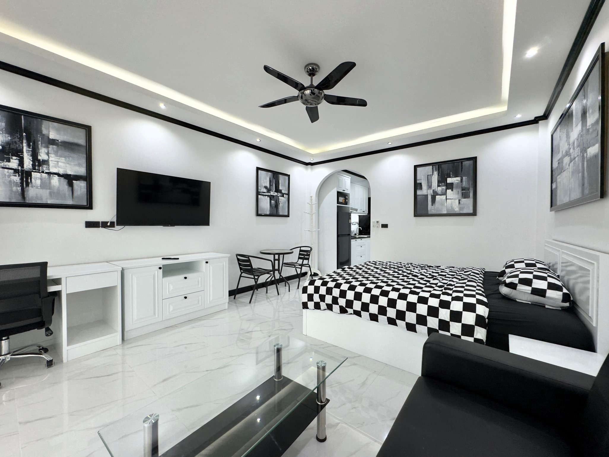 Baan Suan Lalana/SC/F3 LARGE STUDIO · 1 BATH · 40 SQ M · 1 BALCONY 18