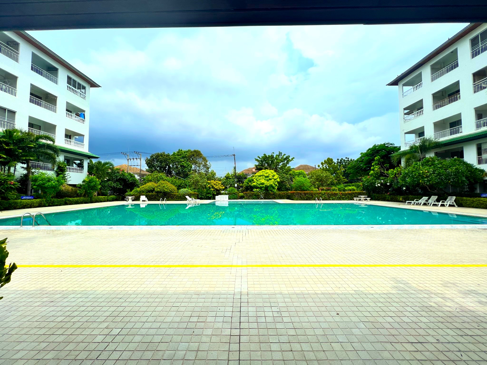 Baan Suan Lalana/SB/F2 2 BED · 1 BATH · CORNER CONDO · 100 SQ M · 2 BALCONIES 40