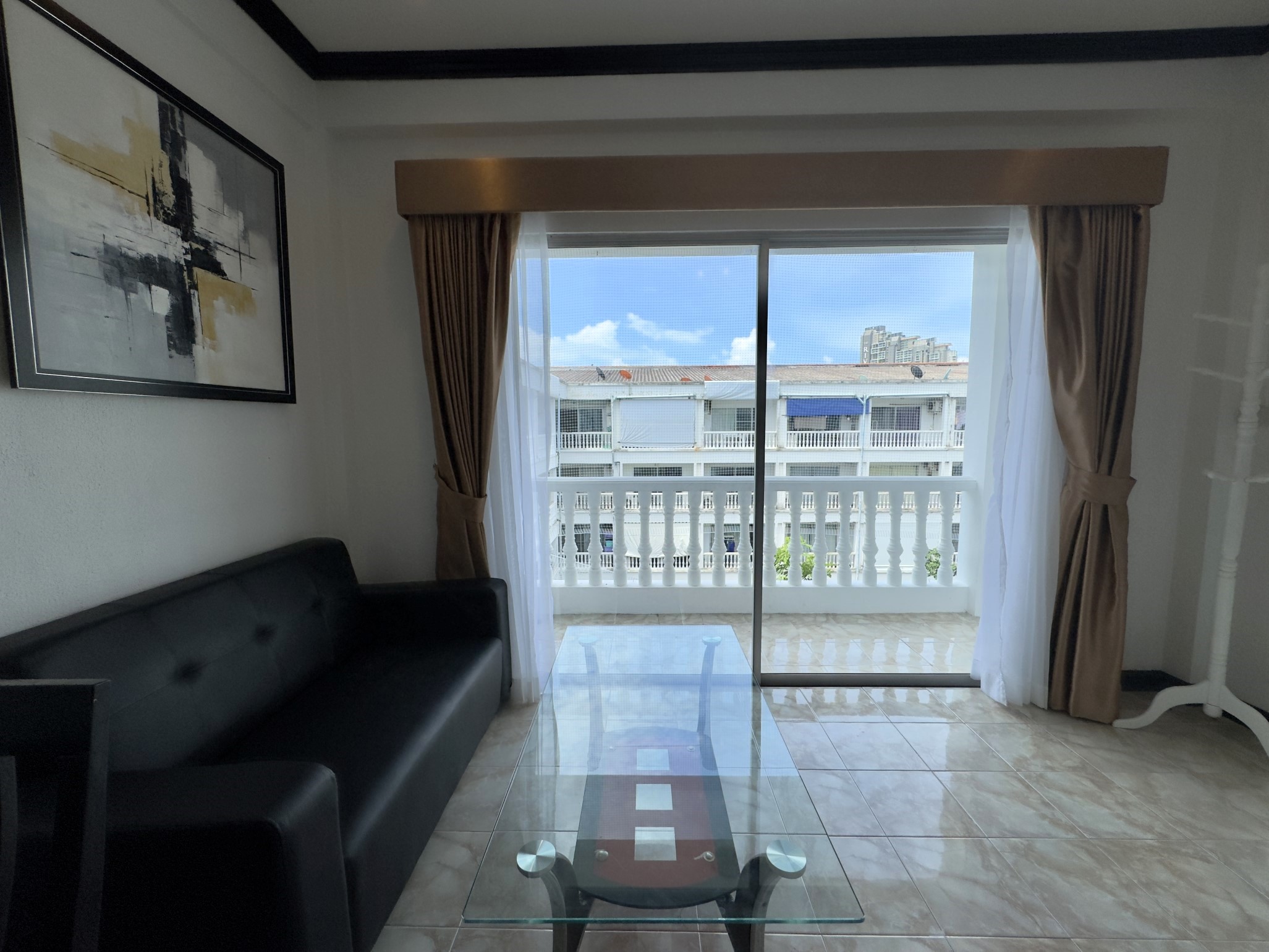 Majestic/F5 1 BED · 2 BATH · 57 SQ M · 1 BALCONY · POOL & GARDEN VIEW 6