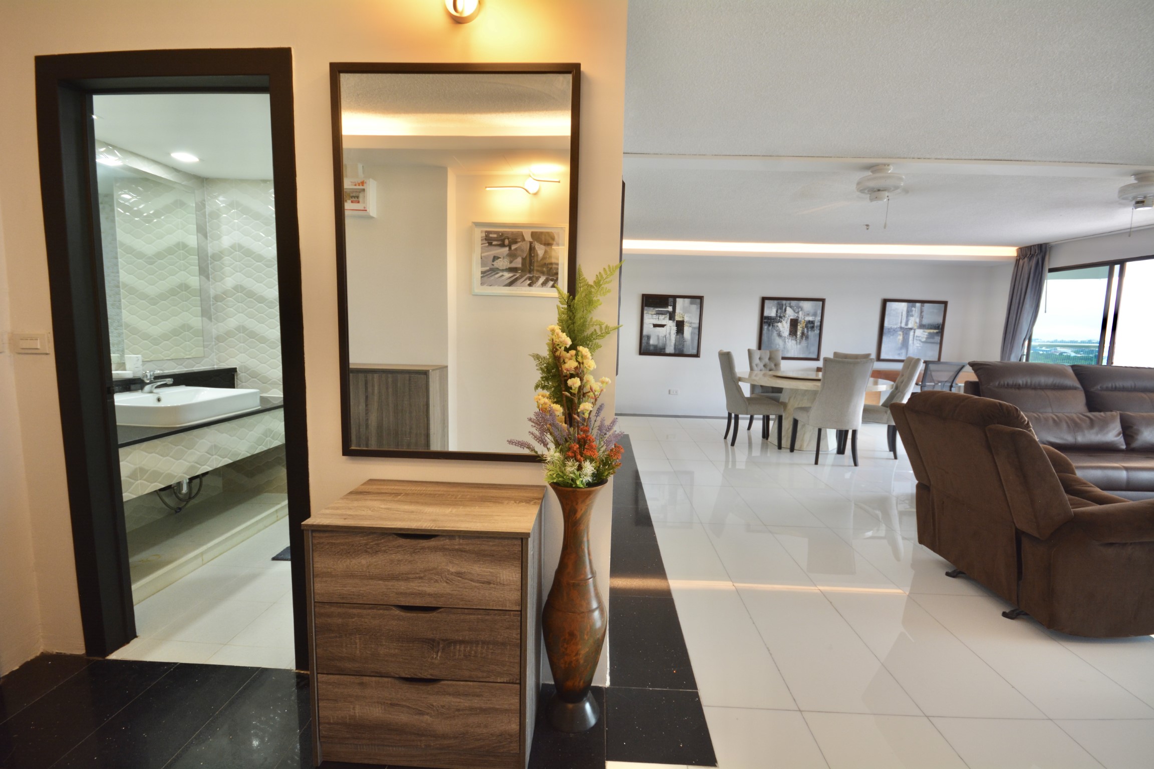 Angket/F17 1 BED · 2 BATH · 108 SQ M · 1 BALCONY · SEA & CITY VIEWS 2