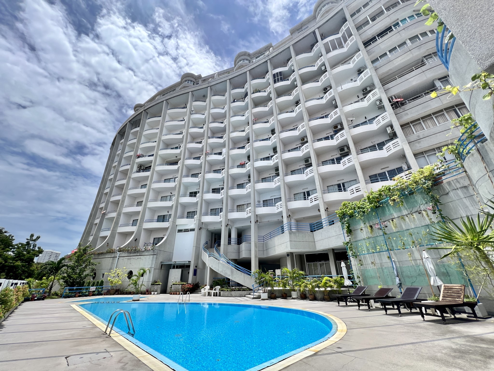 Peak Condo/F5 1 BED · 2 BATH · 105 SQ M · 1 BALCONY · CORNER CONDO · SEA VIEW 50